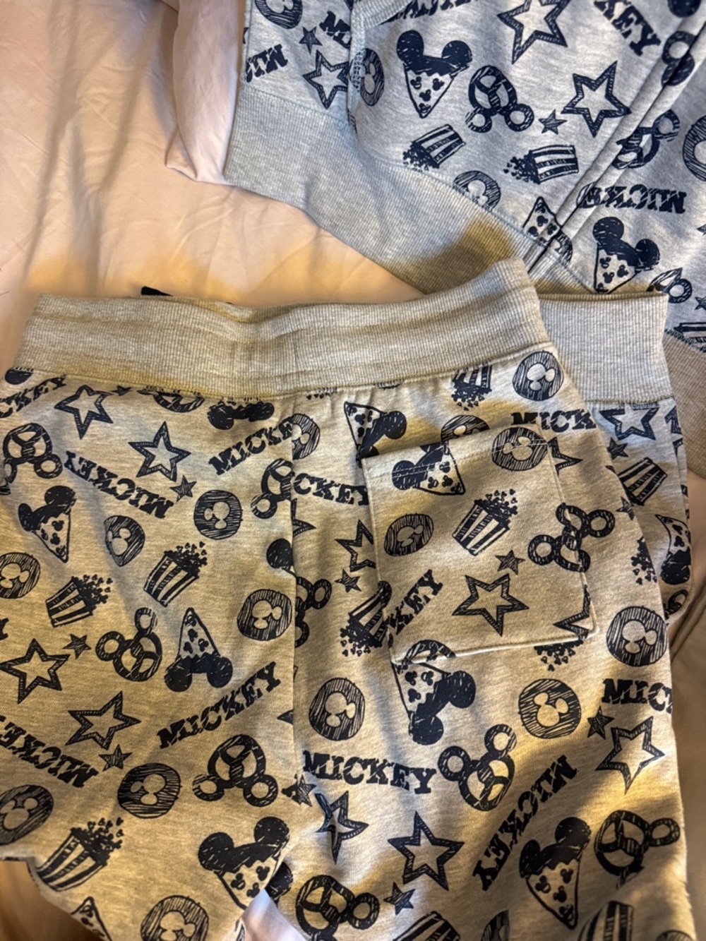 Disney/amazon essentials - Picture 3 of 6
